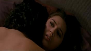 Arjun kapoor and Sasha Agha bare back sex scene
