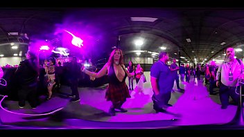 360 degrees of random girl boobies at expo