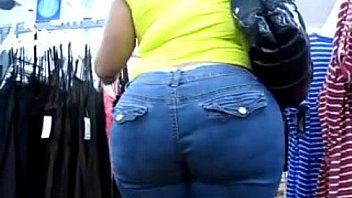 THICK ASS BLACK BBW IN PANTS CANDID