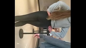 Candid teen in tight leggings