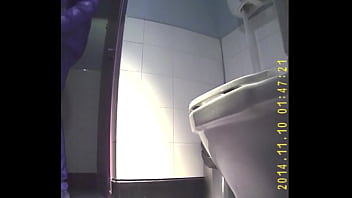 NEW! Young people decided to have sex in the toilet!