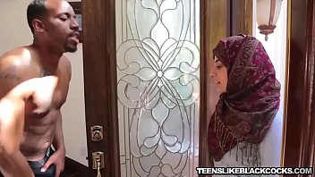 Arabische Teen Nadia Ali mit großem Ebenholzschwanz zerstört