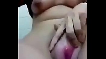 Video Bokep Hijab Masturbasi di Toilet Kontrakan