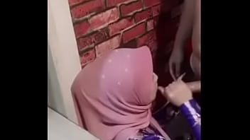 jilbab semok lagi nyepong pacarnya full t.me/vipbilikbasah