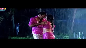 desimasala.co - Zarmar Mehulo Barse - hot wet rain sari song of beautiful gujarati actress.MKV