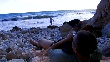Mi sono fatto scopare da una tipa in spiaggia filmando tutto