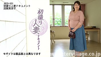 加賀美涼子さん45歳、専業主婦。現在は大学生の娘さんと結婚20年目になるご主人との三人暮らし。なんと今回は涼子さんの有り余った性欲についていけないご主人がついに浮気を容認。