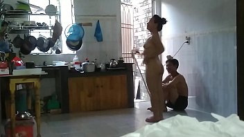 Vợ Yêu Tập Thể Dục Cho Em Trai Hàng Xóm Xem Trực Tiếp (Exercising for the Neighbor's Boy to watch it is so wonderful)