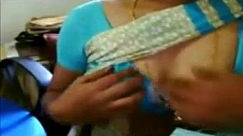 Neighbour Desi Aunty Cleavage