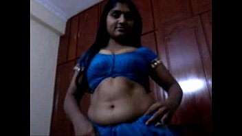 5221535 andhra aunty blowjob and saree strip